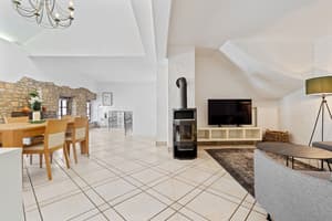 thumbnail: Interior detail