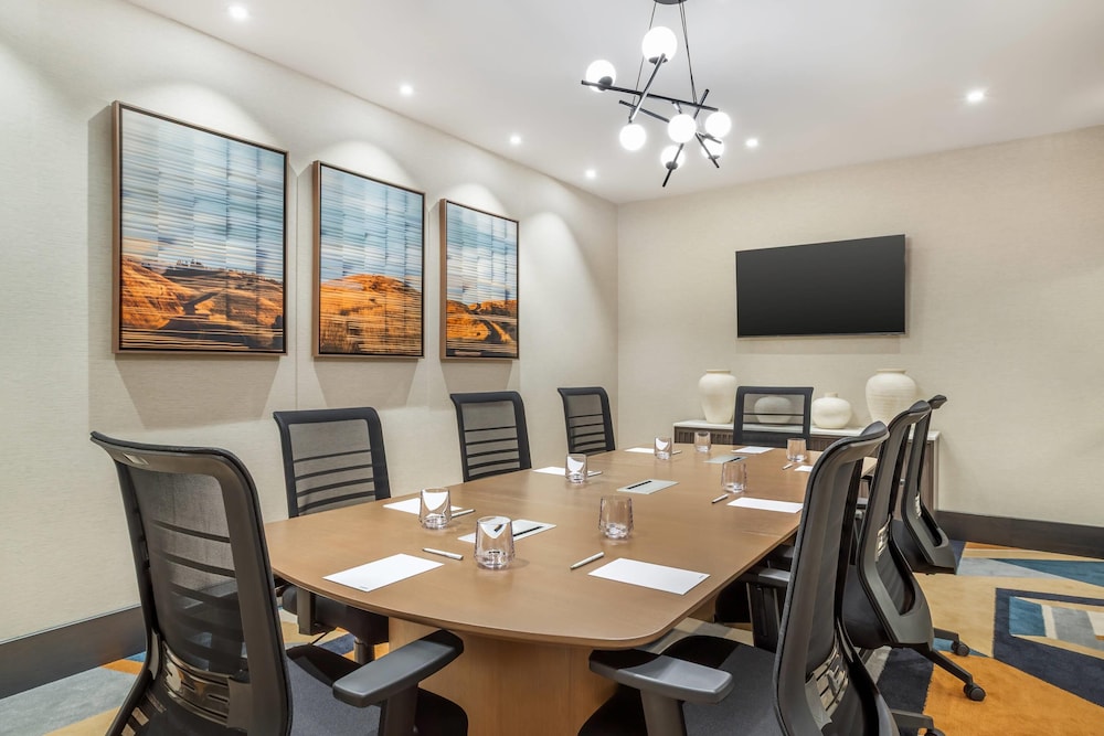 Meeting facility