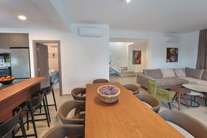 thumbnail: Interior detail