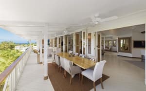 thumbnail: Outdoor dining