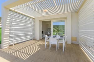 thumbnail: Outdoor dining