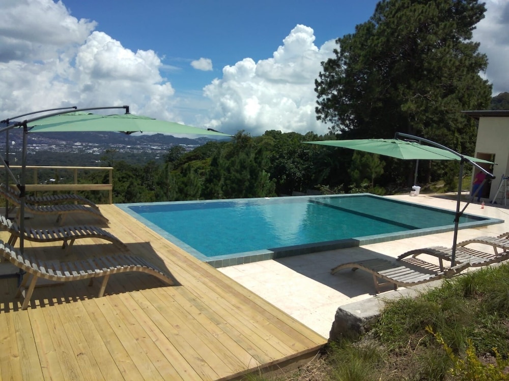 Indoor/outdoor pool
