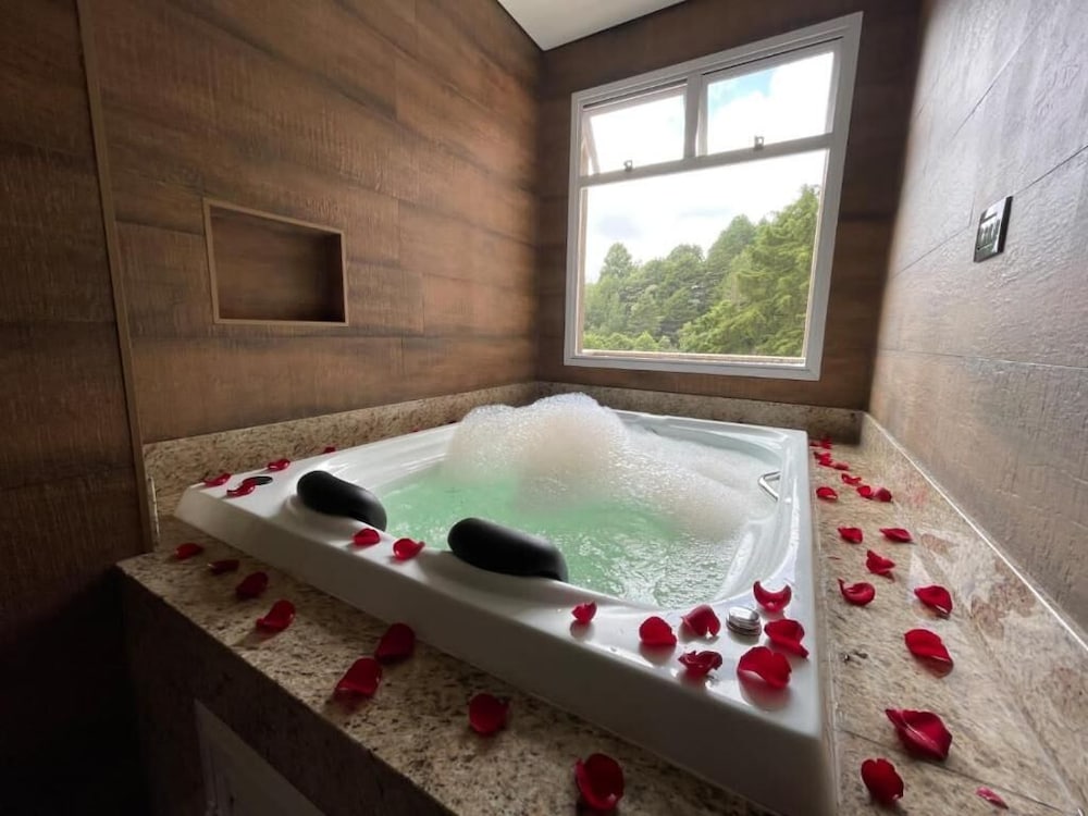 Private spa tub