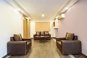 thumbnail: Lobby sitting area
