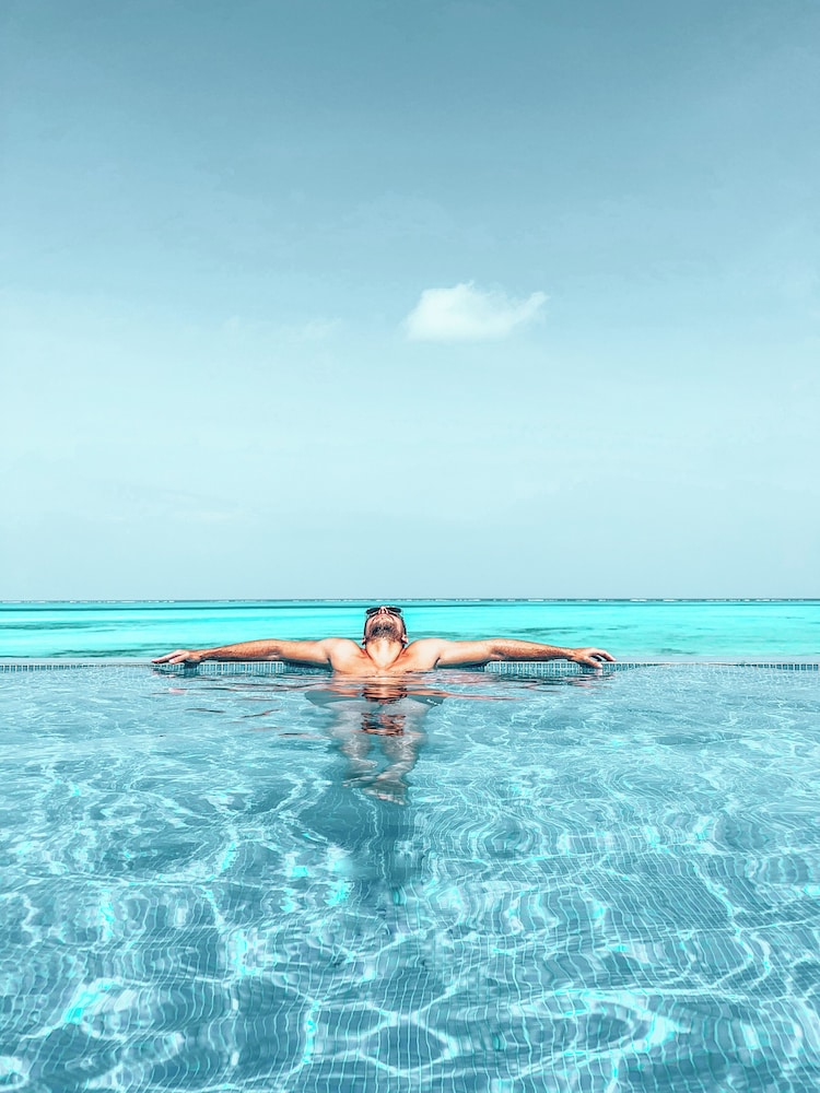 Infinity pool