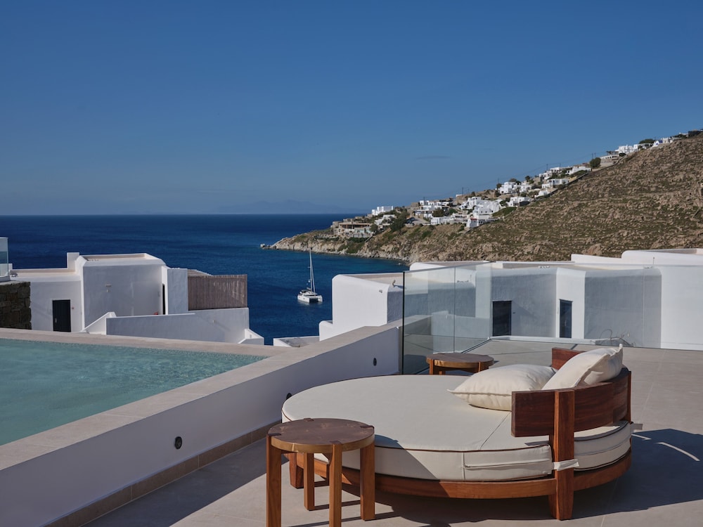 Rooftop pool