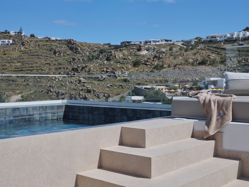 Private pool