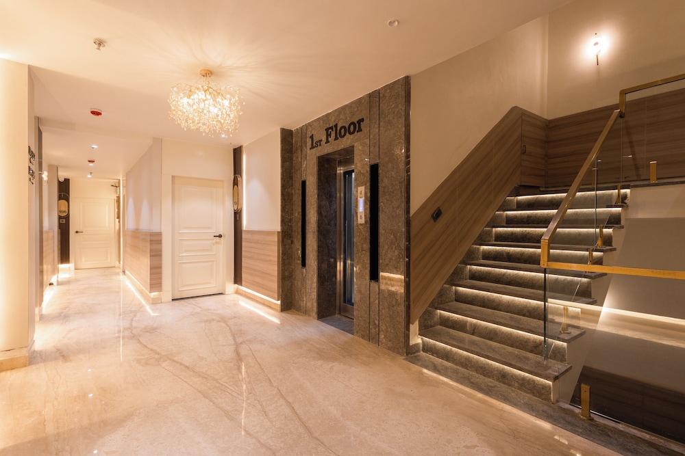 Elevator