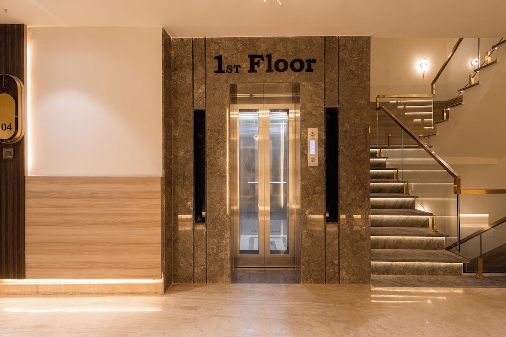Elevator