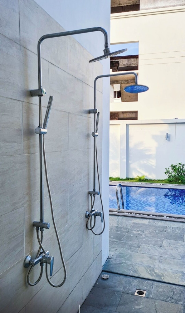Hand-held showerhead