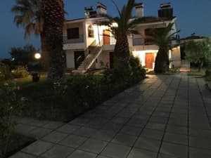 thumbnail: Exterior