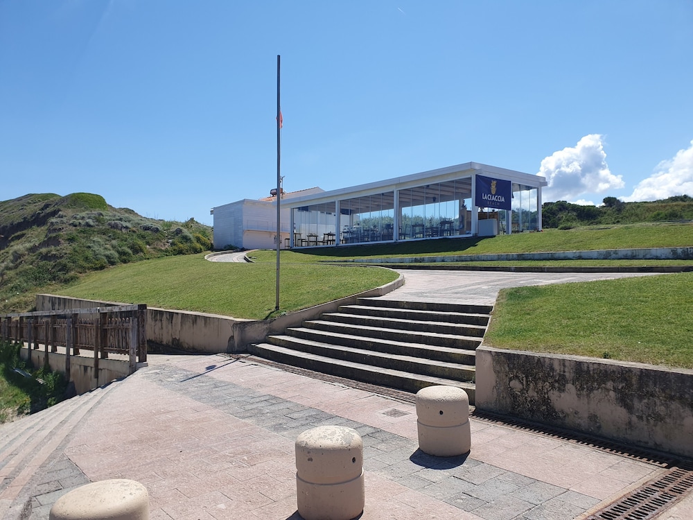 Beach bar