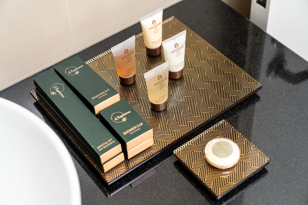 Bathroom amenities