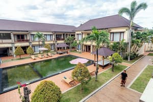 thumbnail: Front of property