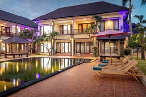 thumbnail: Front of property