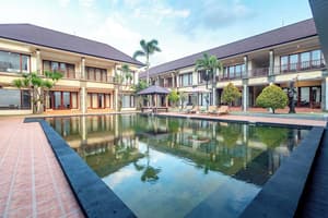 thumbnail: Front of property