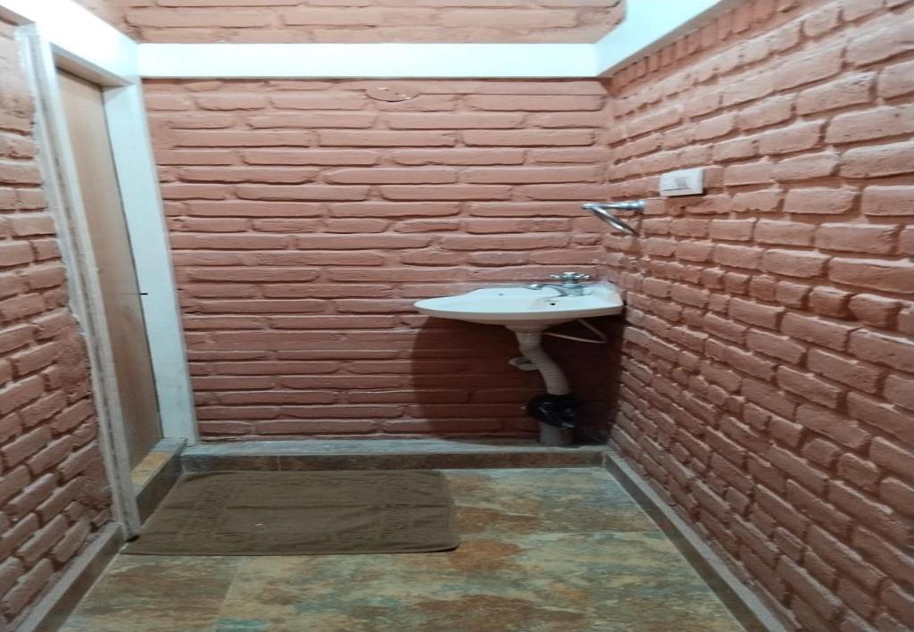 8502cc2048de58e2028e1d739127ba5f.jpg
