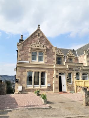 thumbnail: Front of property