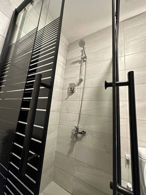 thumbnail: Bathroom shower
