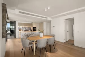 thumbnail: Dining room