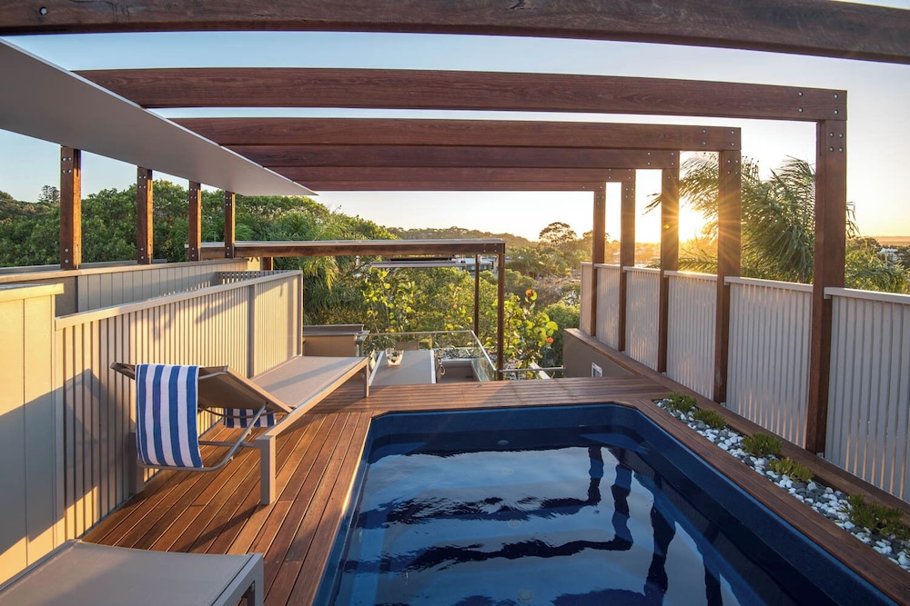 Private pool