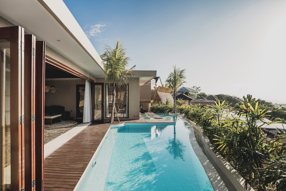 Private pool