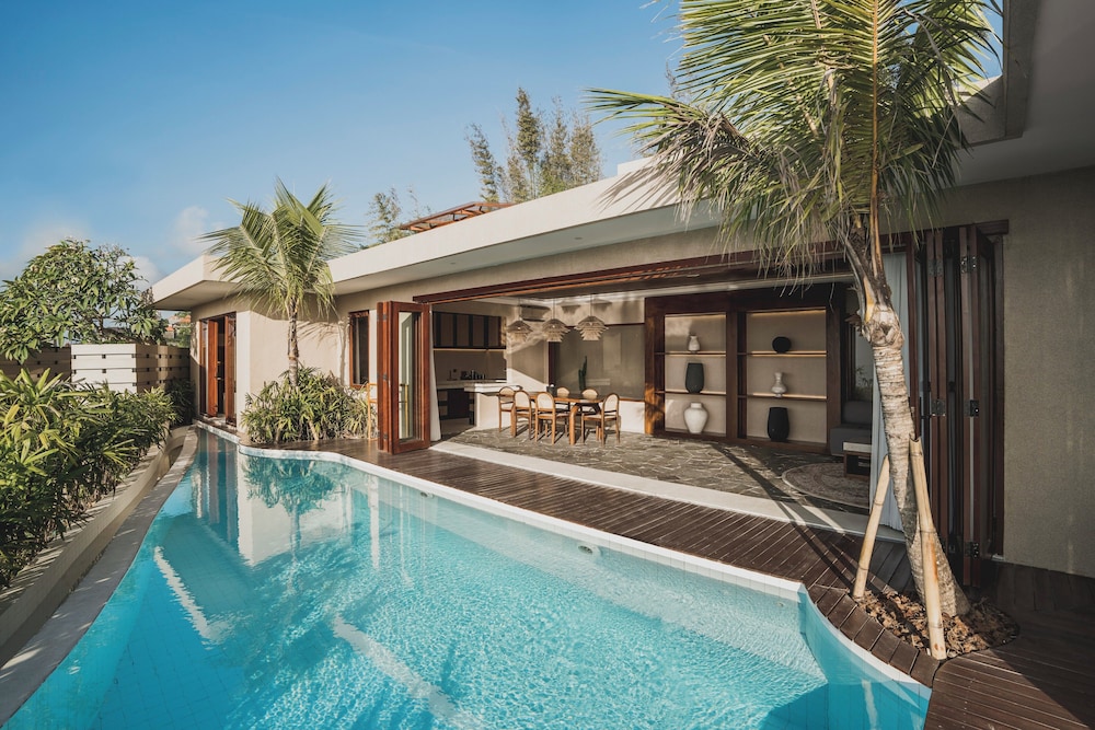 Private pool