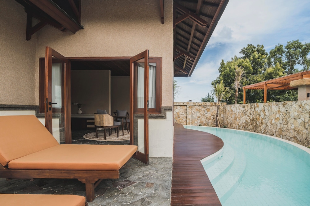 Private pool