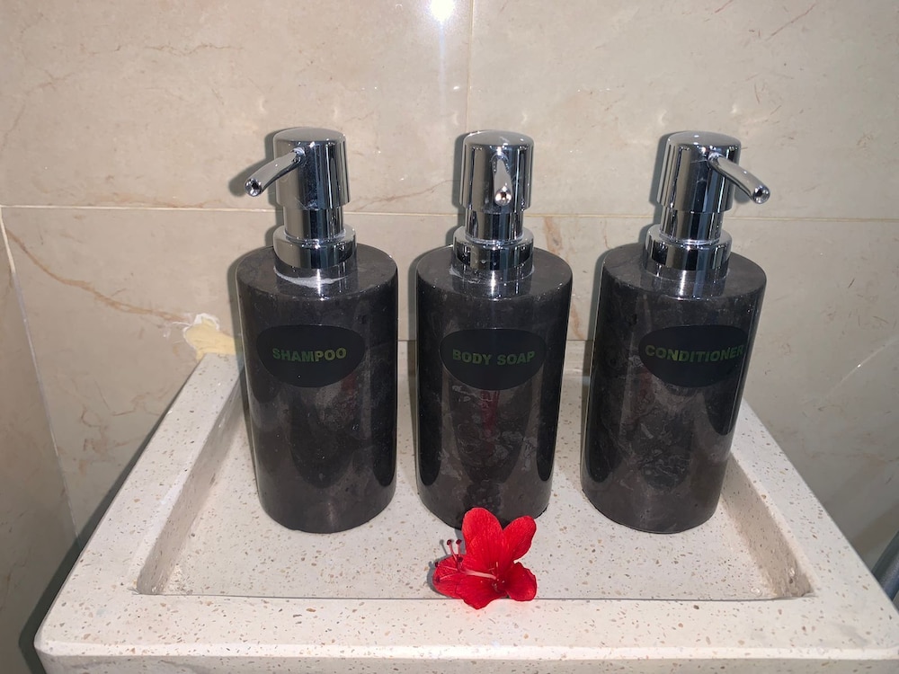 Bathroom amenities