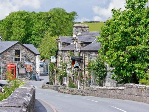 837834881.jpg