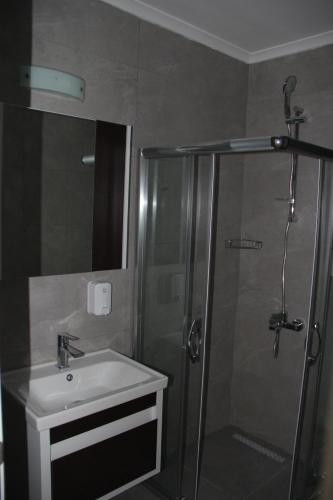 401767242.jpg