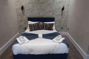 Quaint Retreat In The Historic District Local
