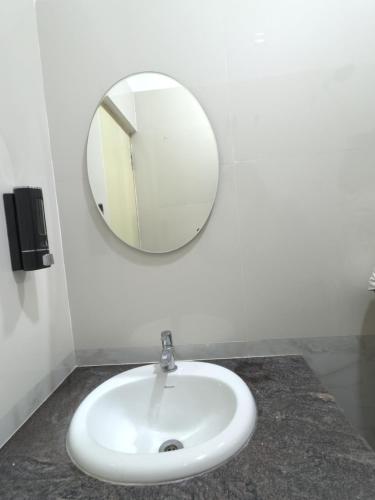 585399401.jpg