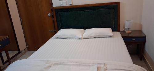 839045710.jpg