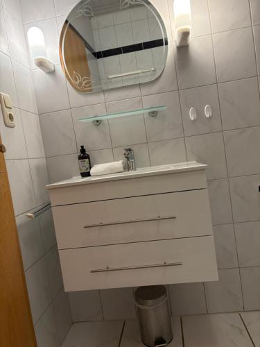 827555629.jpg