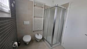 thumbnail: 779436132.jpg