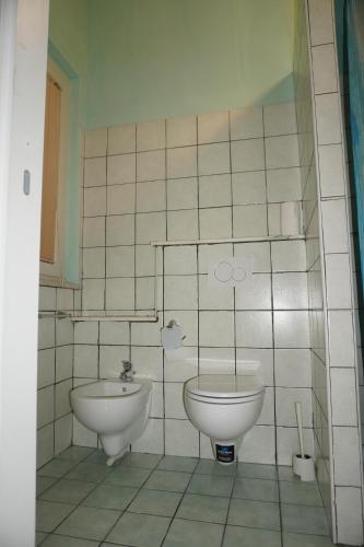 845528107.jpg