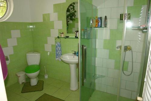 705628927.jpg