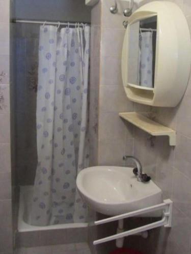 596618377.jpg