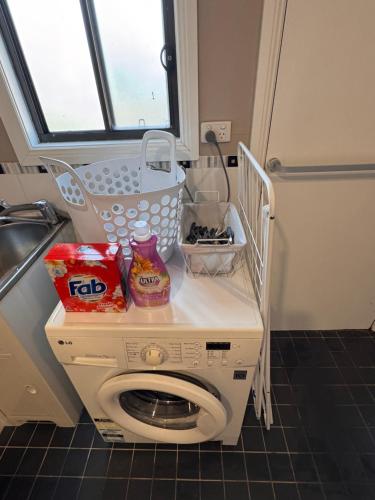 837832525.jpg