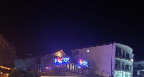 729489295.jpg