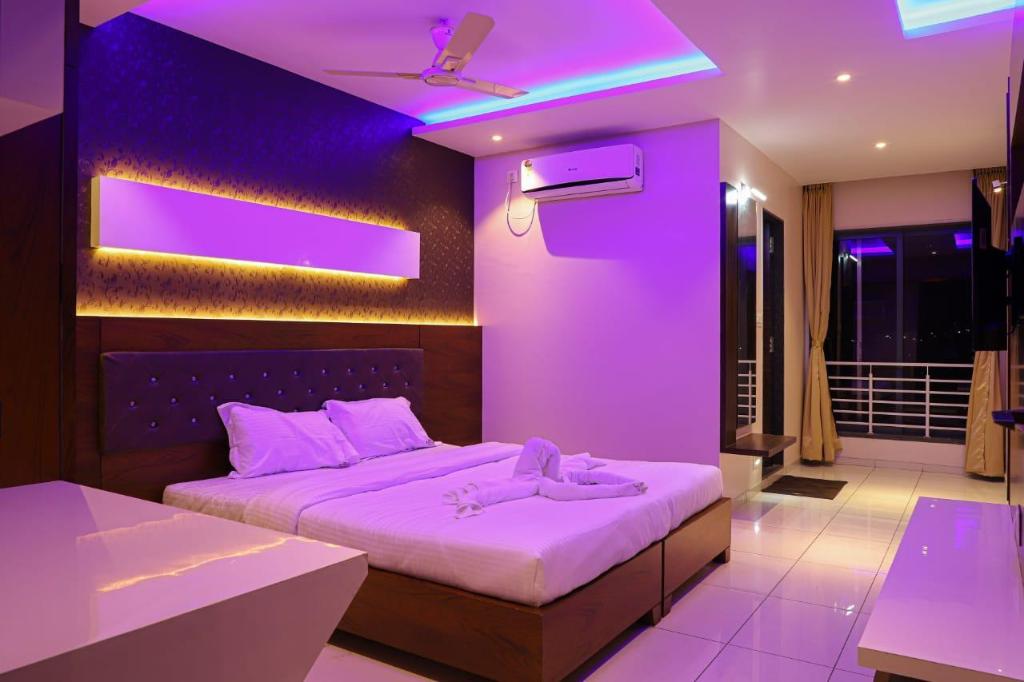 2bd326c0cbf64bac7a169ffca6f882e7.jpg
