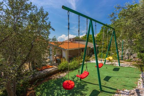 362145821.jpg