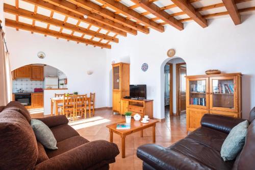 844203910.jpg