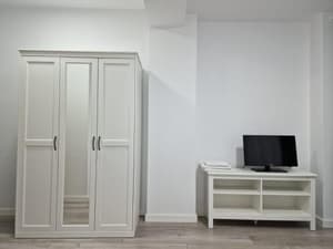thumbnail: 375028770.jpg