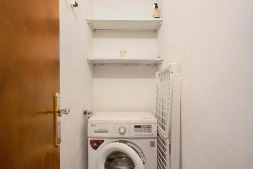 699197929.jpg