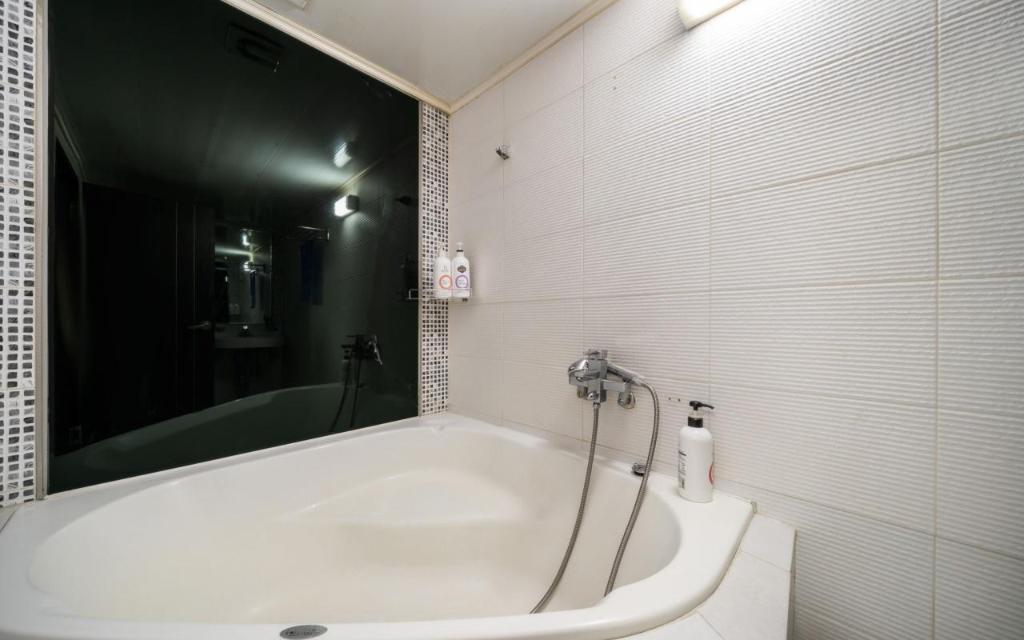 77046c9fbc7f738212f7b4bea2007ef5.jpg