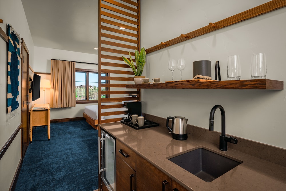 Private kitchenette