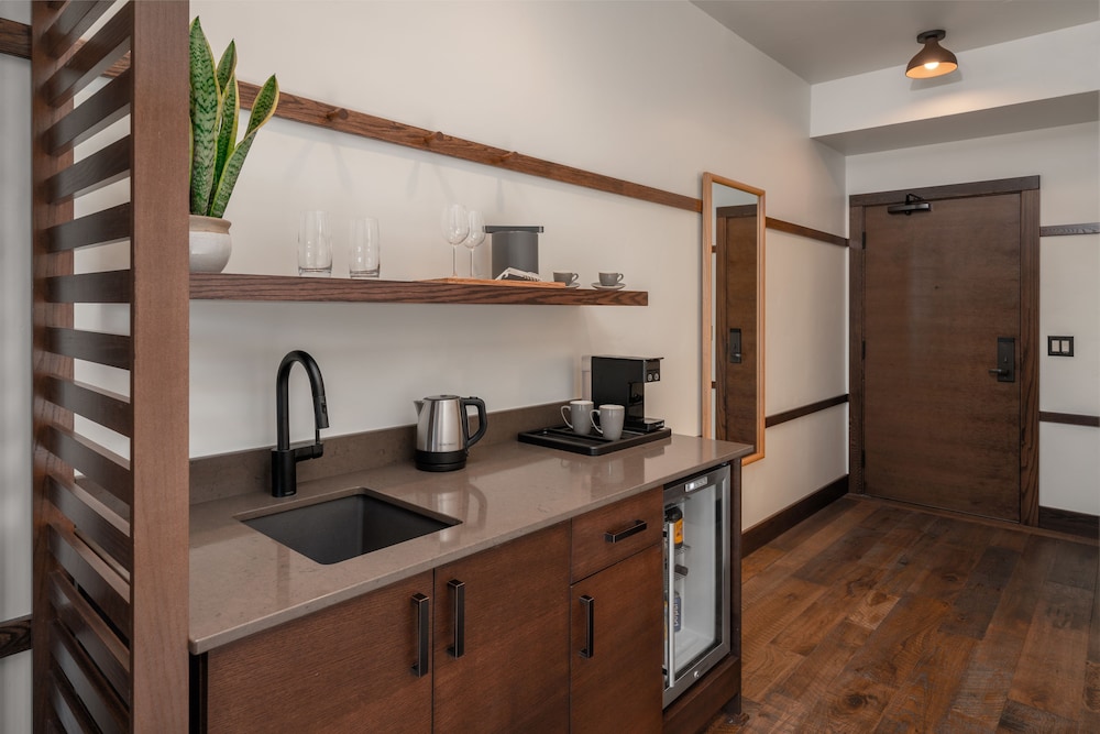 Private kitchenette