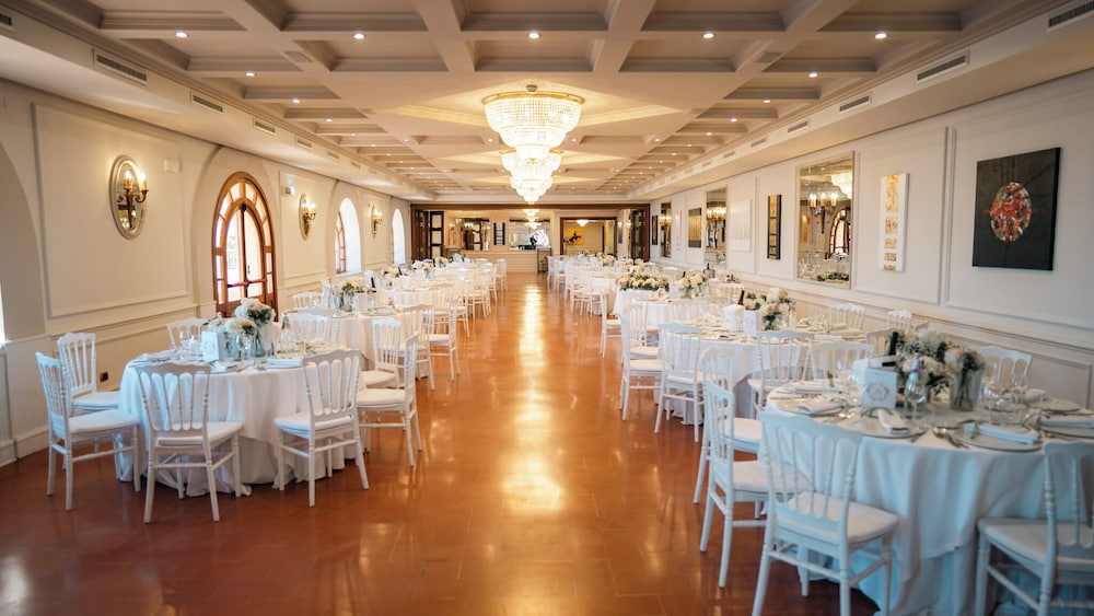 Indoor wedding